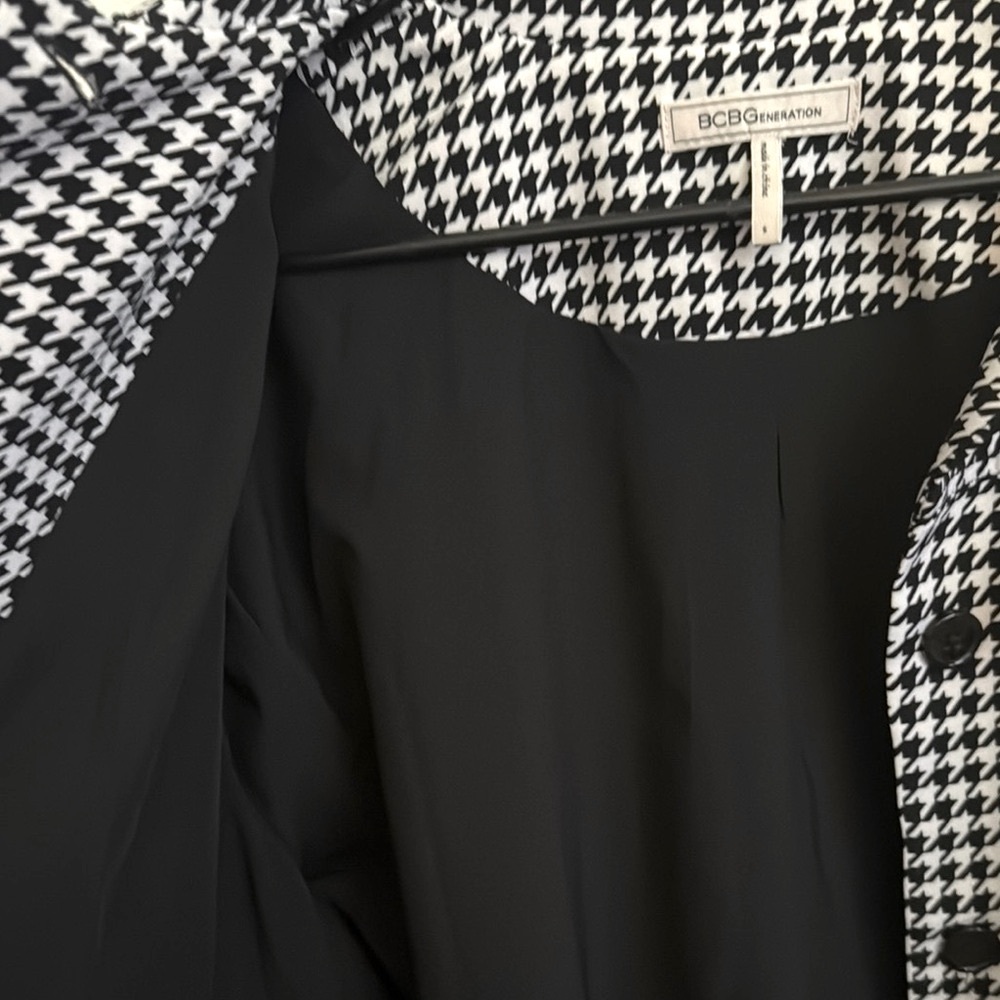BCBGeneration Houndstooth Shacket - Picture 7 of 8